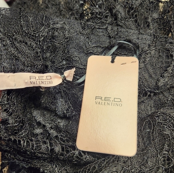 VALENTINO R.E.D BLACK FLORAL LACE LONG SLEEVE HIGH NECK BACK BUTTON BLOUSE M 42. - Picture 17 of 17